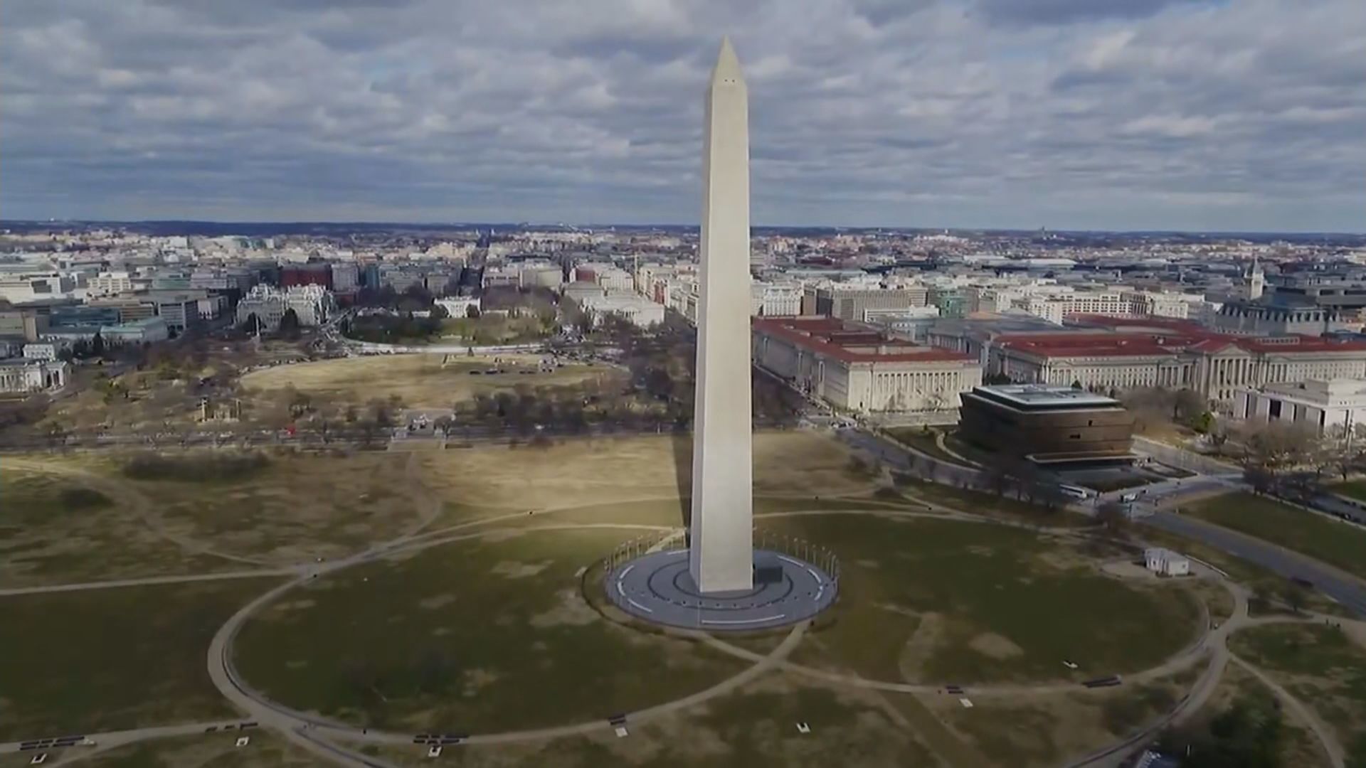 DC Mayor: Additional Federal Law Enforcement Helping Lower Violent Crime