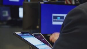 Members Weigh Different Approaches in Reforms for Congressional Members Trading Stocks