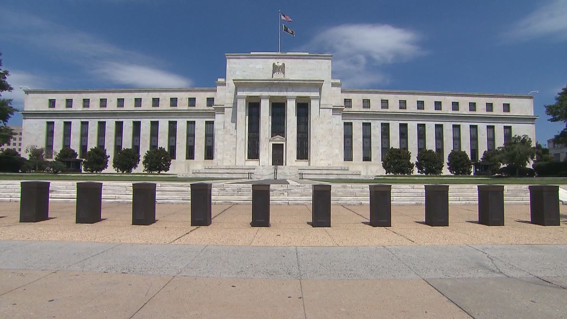Interest Rates Remain Unchanged, Experts Predict Federal Reserve will Raise Rates by End of Year