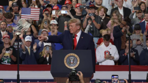 Trump Hits Campaign Trail as Senate Map Tightens Three Weeks Before Election Day 1 Trump Hits Campaign Trail as Senate Map Tightens Three Weeks Before Election Day